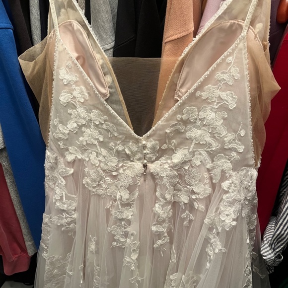 Joelle Wtoo by Watters Bridal Gown - Picture 8 of 14